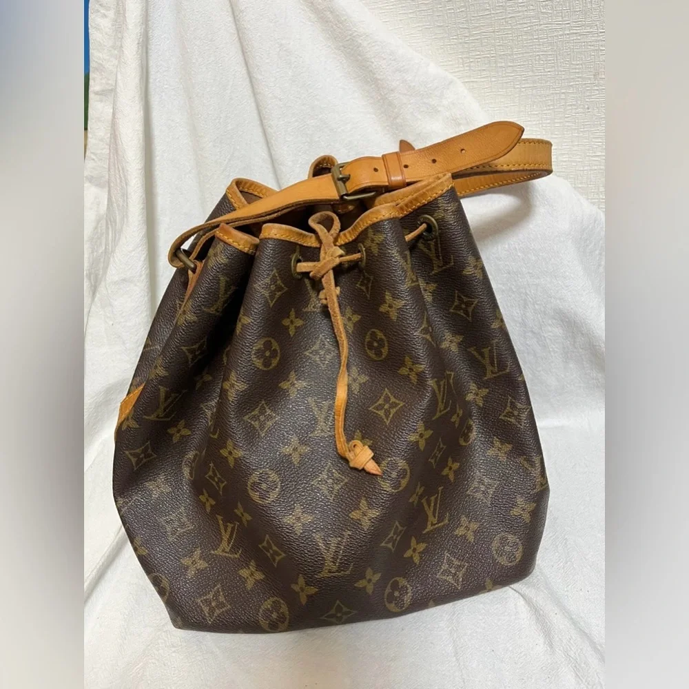 Louis Vuitton Petit Noé Monogram Bucket Bag Made in‎ France 2015